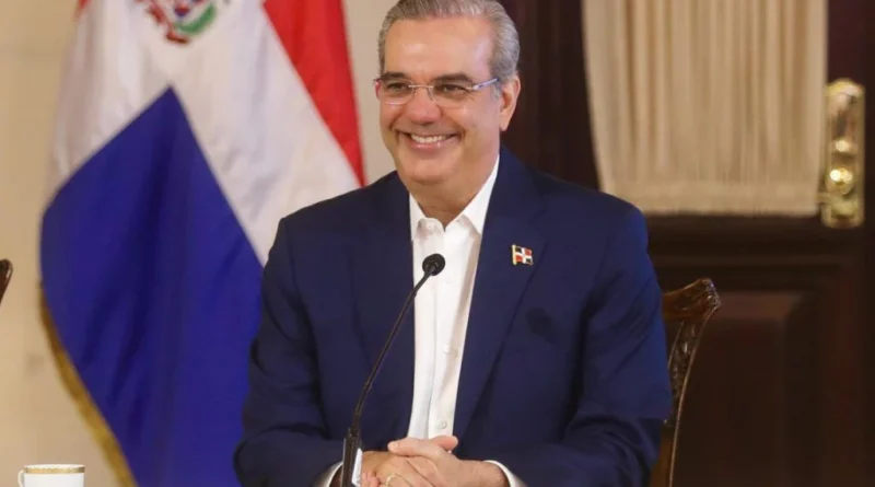 Abinader se posiciona cuarto entre los líderes latinoamericanos mejor valorados