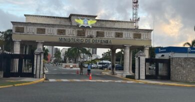 Abinader se reúne con mandos de Defensa ante crisis en Haití