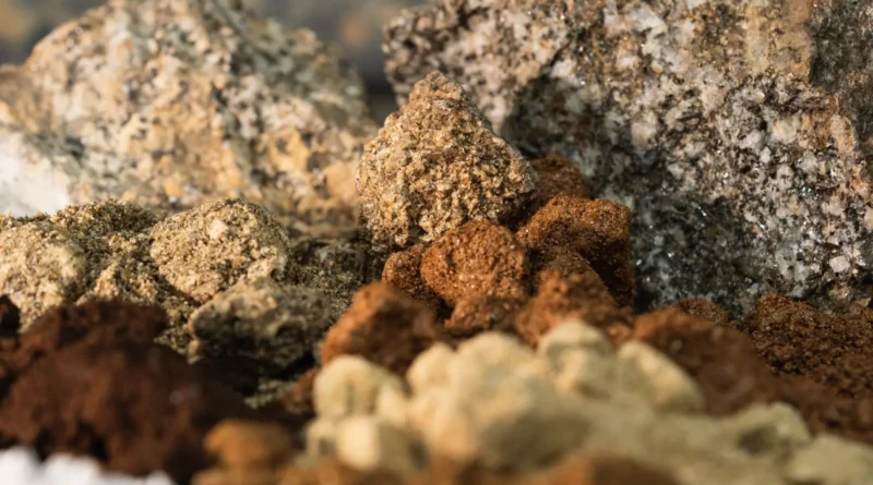 Aclara presenta última Adenda de proyecto de tierras raras en Penco
