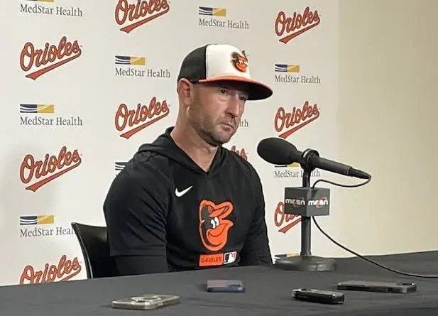 Albernaz vuelve a Orioles tras superar fracturas por pelotazo