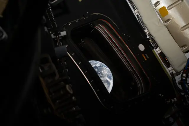 Artemis II revela impactantes imágenes de la Tierra desde el espacio