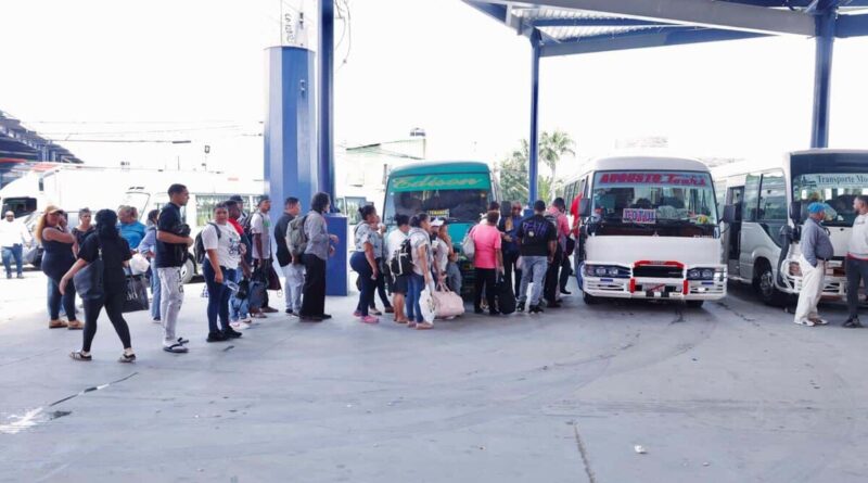 Aumenta el flujo de viajeros al interior del país por Semana Santa