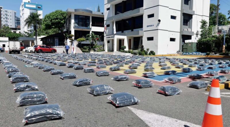 Autoridades confiscan 1,163 paquetes de marihuana en Puerto Plata