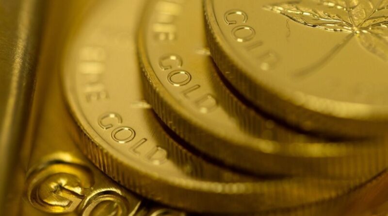 Caída del oro: Precio baja 2,2% por tensiones EE.UU.