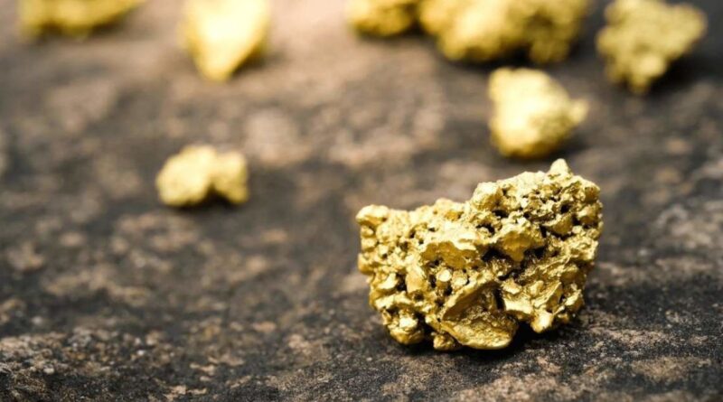 Caída del oro a 4.790,59 dólares por crisis en Ormuz
