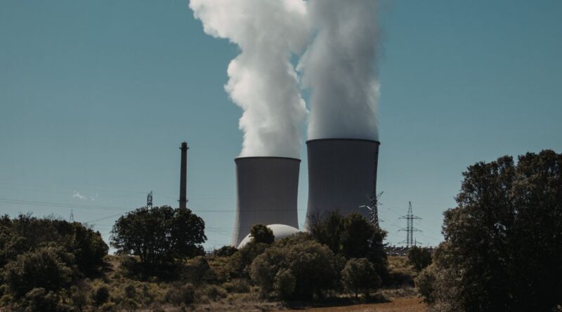 Comisión Europea indaga apoyo estatal a planta nuclear en Rumanía