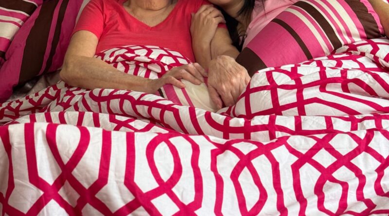 Dafne Guzmán despide a su madre en emotivo adiós familiar