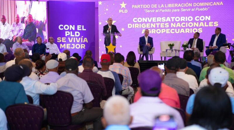 Danilo Medina escucha denuncias de abandono del campo dominicano