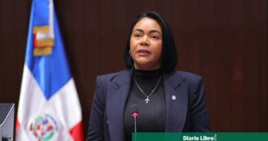Diputada Leivy Bautista y esposo demandan a comentarista y Alofoke