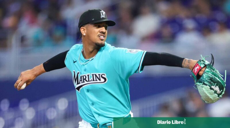 Eury Pérez brilla y Marlins evitan barrida ante Brewers