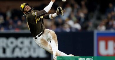 Fernando Tatis Jr. muestra su versatilidad al regresar al cuadro