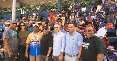 Fundación Rincón impulsa béisbol juvenil en Las Galeras con Landestoy