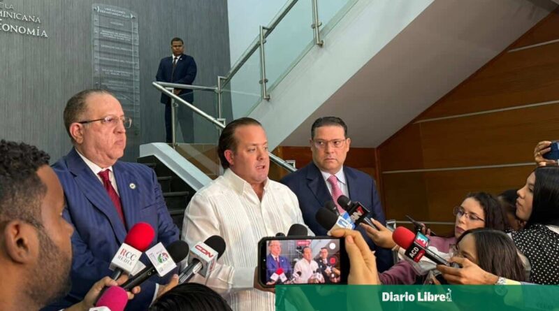 Gobierno defiende aumento de combustibles y resalta subsidios millonarios