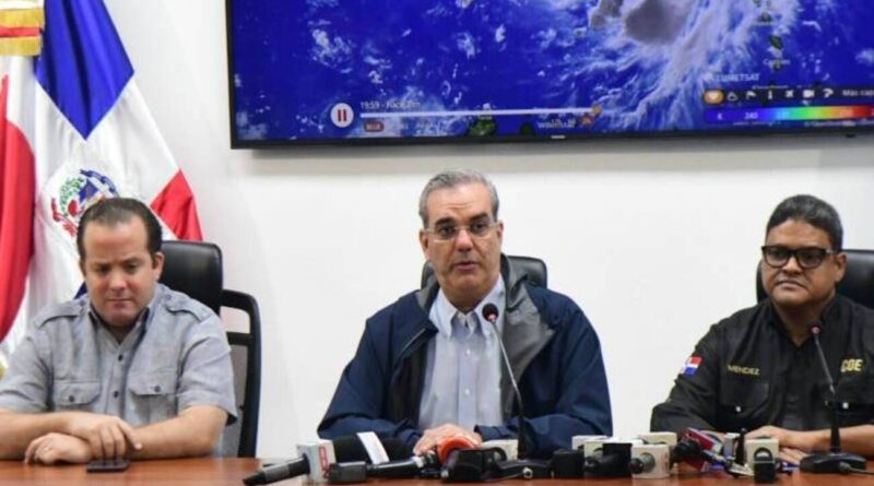 Gobierno en sesión permanente por lluvias; 18 provincias en alerta