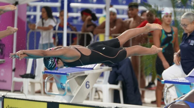 Jiménez y Piñeiro brillan en XI DR International Swim Open 2026