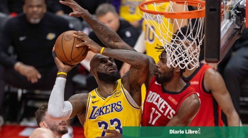 LeBron guía la remontada de los Lakers ante la espera de Doncic