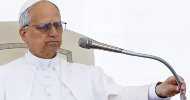 León XIV aboga por diálogo para paz justa en Oriente Medio