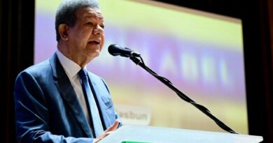 Leonel rechaza fusión de Ministerios de Educación y MESCyT