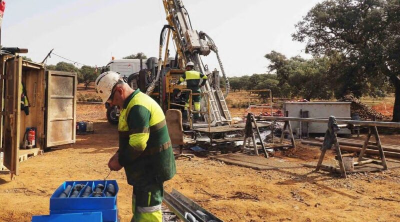 Litio en Brasil: ejecutivos acusan desvío y acciones caen 45%