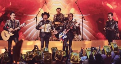 Los Tigres del Norte celebran la música de nuevos talentos