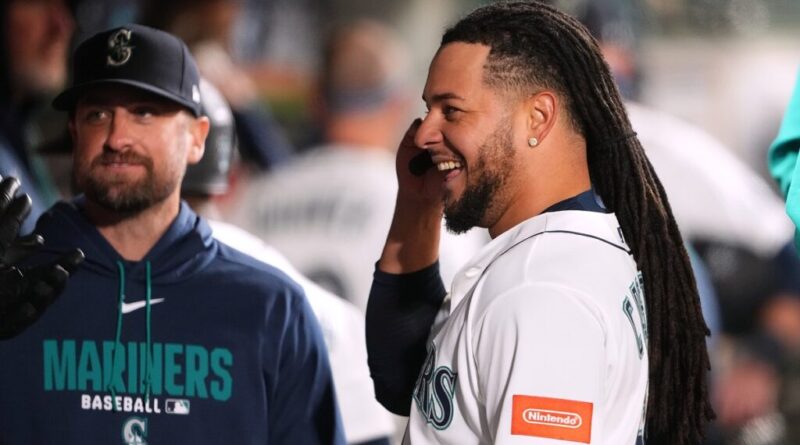 Luis Castillo alcanza 1,500 ponches y Seattle gana dramáticamente