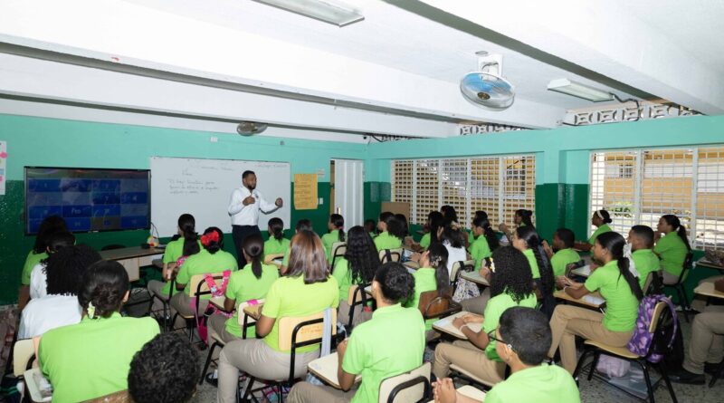 Más de 52 mil adolescentes desertan la secundaria desde 2017