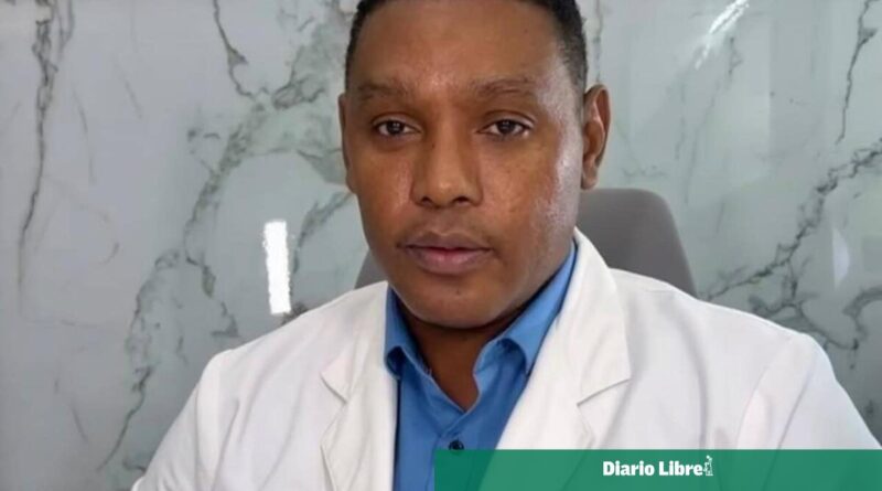 Médico suspendido por gremio vinculado a muerte de joven