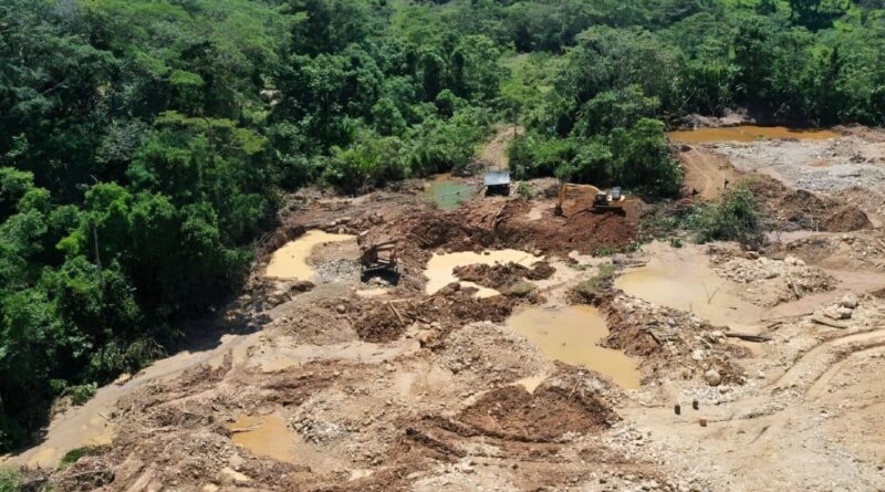 Minería ilegal en Perú pone en riesgo US$ 12 mil millones en inversiones