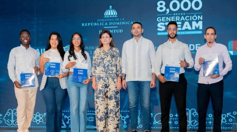 Ministerio de la Juventud otorga becas STEAM a jóvenes del Norte