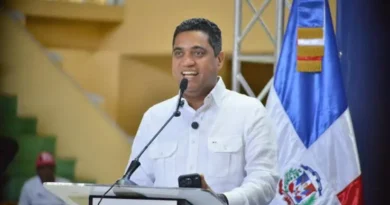 Ministro de Deportes furioso por deterioro del Quisqueya y sanciones