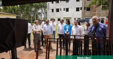 Ministro de Justicia supervisa avances en cárcel de Salcedo