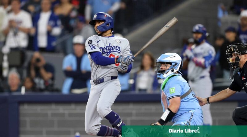 Mookie Betts deja juego por molestias físicas, Dodgers en alerta