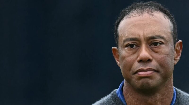 Nuevo video revela a Tiger Woods usando su móvil en accidente