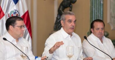 Oposición intensifica lucha contra el Gobierno por crisis de combustibles