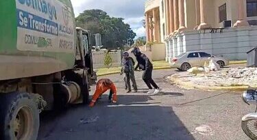 Policía indaga actuación de agentes en caso de conductor en Santiago