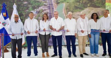Presidente Abinader inaugura ampliación de entrada a Samaná