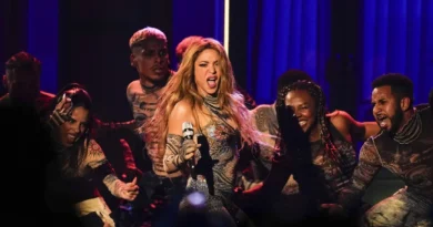 Shakira expresa su dolor por la muerte de un trabajador en su concierto