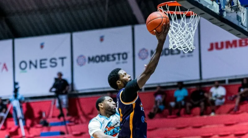 Spearman brilla con triple y Titanes vencen a Héroes en LNB