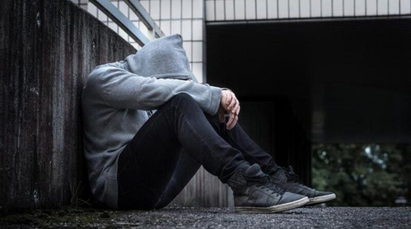 Suicidios de menores: alarma por brecha familiar y digital