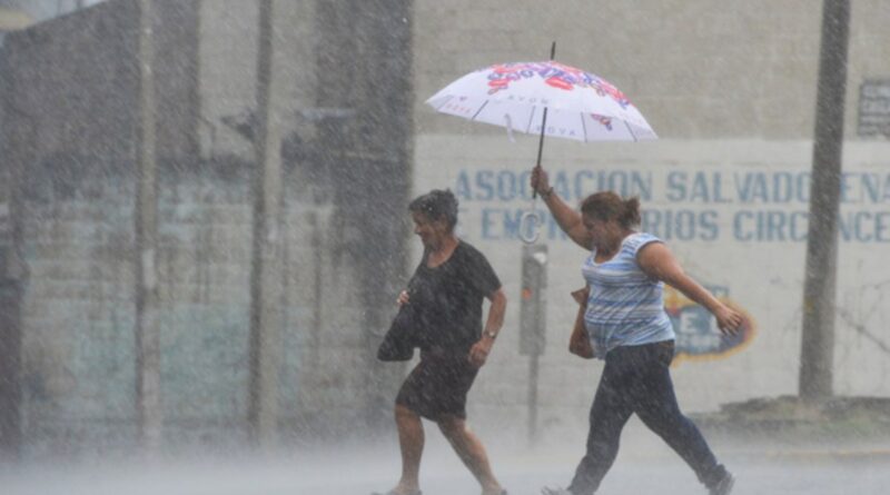COE mantiene alerta por lluvias en 25 provincias y el DN