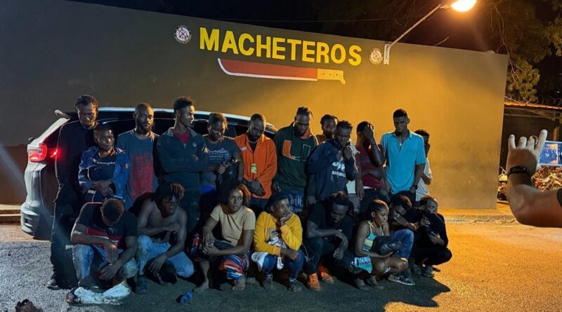 Ejército captura 23 haitianos indocumentados en Valverde