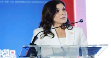 Embajadora de EE. UU. asegura acuerdo de deportación respeta soberanía