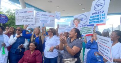 Enfermeras detienen hospitales en RD por demandas laborales