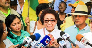 Frente Amplio y Alianza País luchan por pensiones dignas en RD