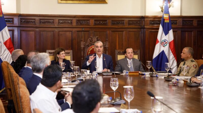 Gobierno sugiere recortar 50 % presupuesto a partidos políticos