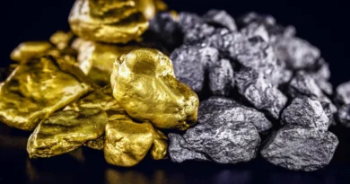 Oro en Comex cierra a $4.718,70 tras cuatro días al alza