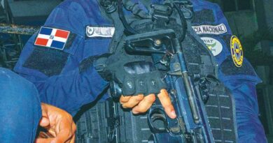 Policía Dominicana enfrenta crisis por feminicidios y corrupción