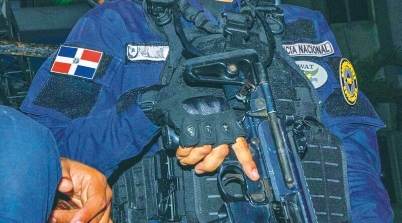 Policía Dominicana enfrenta crisis por feminicidios y corrupción