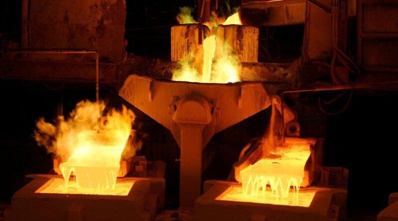 Producción industrial en Chile baja 3,4% por cobre y alimentos