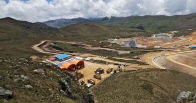 Perú impulsa La Granja y Michiquillay, pero permisos detienen US$64 mil millones